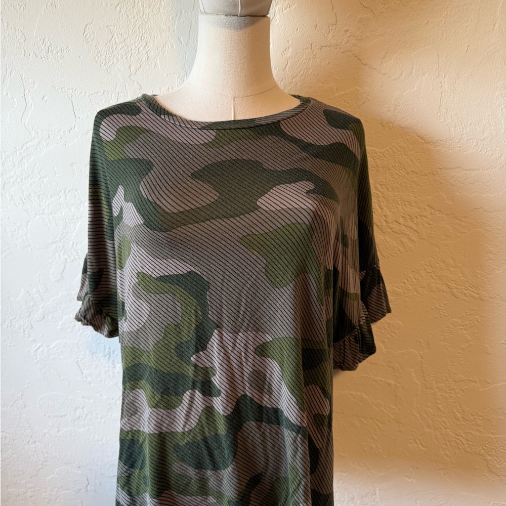 LuLaRoe Green Relaxed Short Sleeve T-Shirt